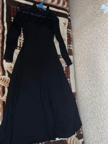 шикарные платья больших размеров: 250 сом 
Размер 42-44 — 1