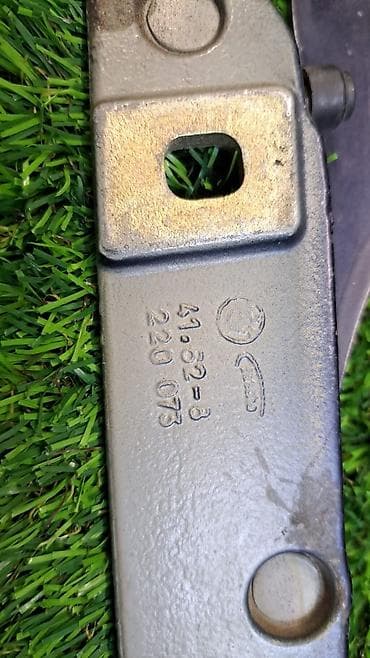 bmv e: Петля крышки багажника L Е46 Год 2003 В отличном состоянии, очень — 4