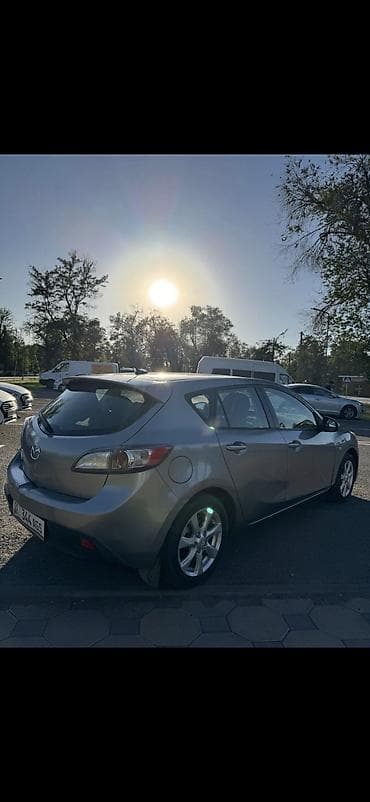 vw golf 5: Mazda 3: 2010 г., 1.6 л, Механика, Дизель, Хэтчбэк — 6