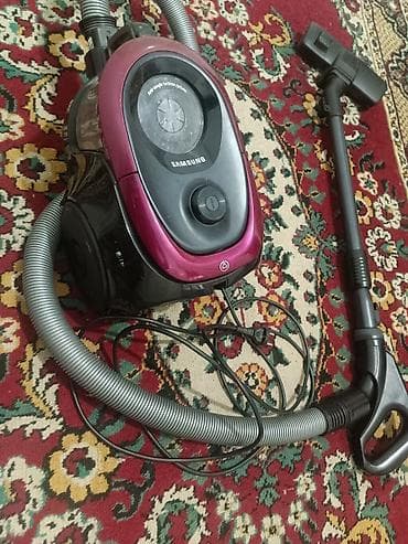 Пылесос Samsung с циклонической системой Multi‑Cyclone. Контейнер для