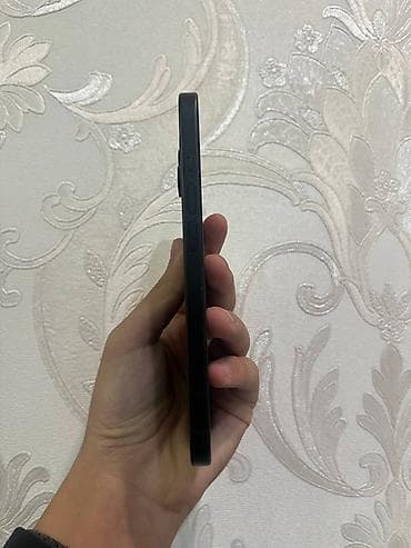 Apple iPhone: IPhone 15, 128 ГБ, Черный, Зарядное устройство, Чехол, 90 % — 3