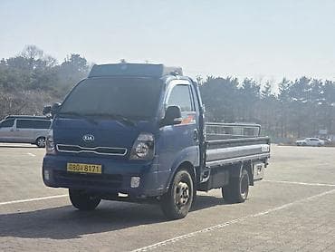 Kia Bongo III 1,2 тон 2019 — компактный грузовой бортовой в отличном lalafo.kg да Kia Bongo III 1,2 тон 2019 — компактный грузовой бортовой в отличном