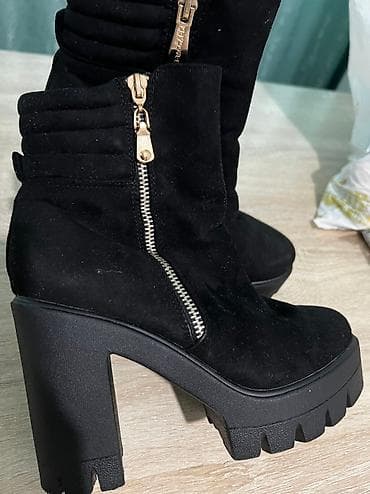 Ботинки и ботильоны: В отличном состоянии!
Носила 2 раза
Возможна примерка — 1