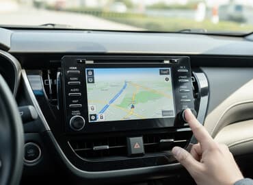 Сигнализация: Штатная мультимедийная система Toyota (головное устройство) с — 2