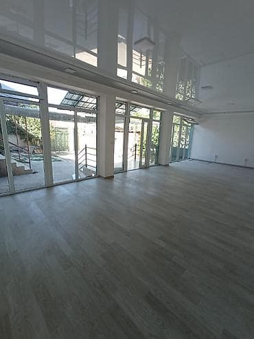 салон ош: Сдаётся коммерческое помещение открытого типа. Характеристики: - — 2