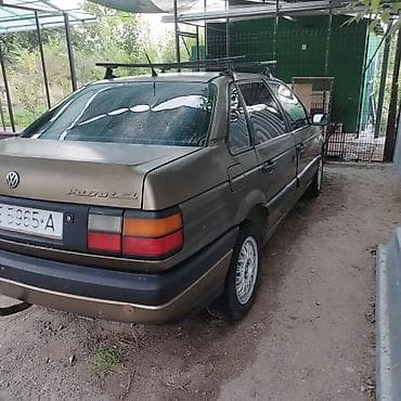обмен на левый: Volkswagen Passat: 1990 г., 1.8 л, Механика, Бензин, Хэтчбэк — 8