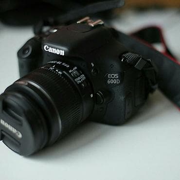 canon 50d: Продаю фотоаппарат Canon 600D. Объектив 18-55. Зарядка, батарея — 2