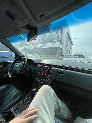 aion v plus: Mercedes-Benz E-Class: 2001 г., 2.2 л, Автомат, Дизель, Седан — 6