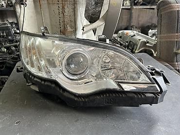 Передняя правая фара Subaru