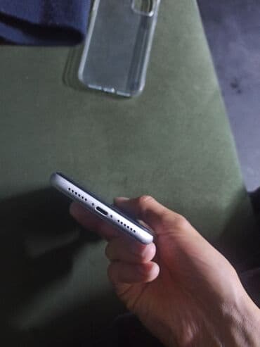 IPhone 11, Б/у, Белый, Чехол