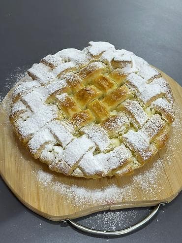 блоки грибы: Нежный меренговый рулет, украшенный свежими ягодами и листиками мяты — 2