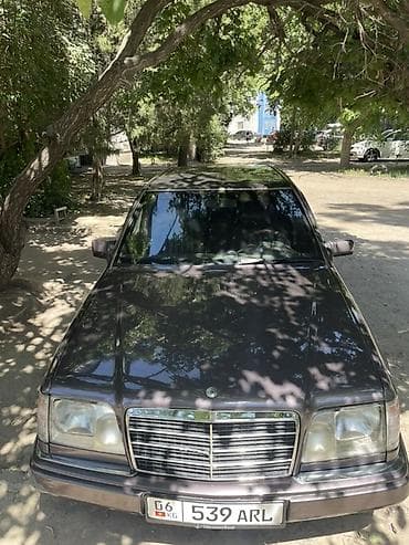 c class w204: Mercedes-Benz W124: 1995 г., 2.2 л, Автомат, Бензин, Седан — 5