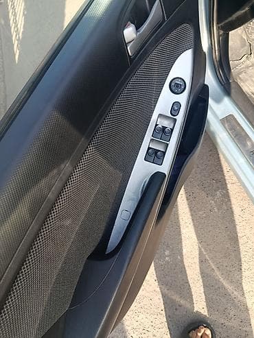 кондидер: Hyundai Solaris: 2012 г., 1.6 л, Механика, Бензин, Седан — 6
