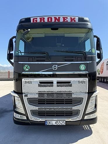 Транспорт: Тягач, Volvo, 2015 г., Шторный — 2