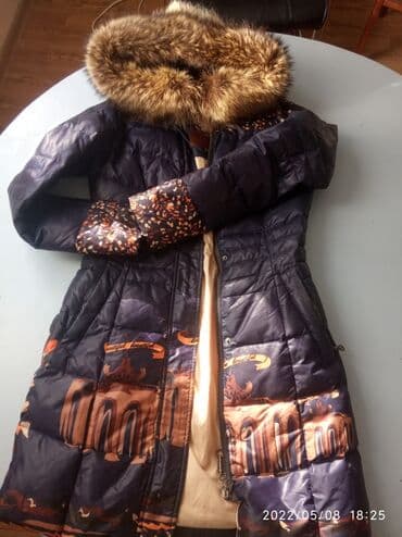 енот: Зимняя пуховая куртка. Натуральный мех енота. Размер S. Состояние — 1