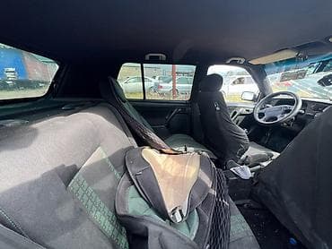 разбитые авто: Volkswagen Golf: 2026 г., Хэтчбэк — 7