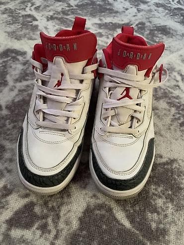 Продам оригинальные✅ 3 Jordan,размер 43,состояние 8/10,состояние — 1
