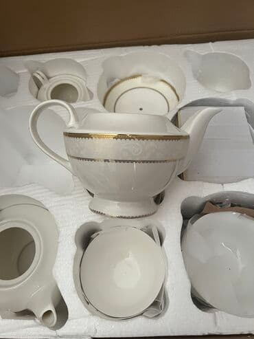 Линолеум: Продаю новый сервис из 105 предметов на 12 персон. Качество шикарное — 3