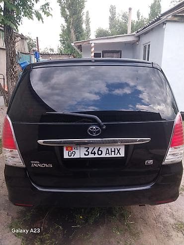 таёта эстима: Toyota Innova: 2009 г., 2.7 л, Автомат, Бензин, Минивэн — 1