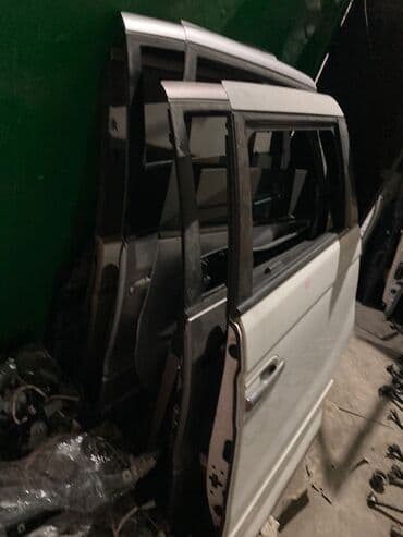 фото услуги рядом: Дверь Задняя левая Toyota, Б/у, Оригинал — 2