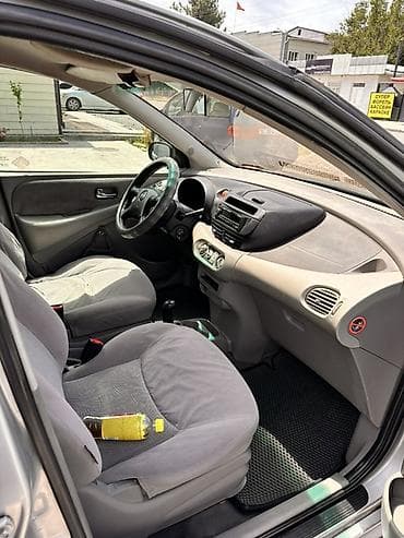 пятнашка такси: Nissan Tino: 2001 г., Бензин, Минивэн — 5