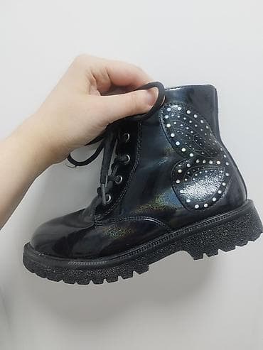 Балдардын кийим-кечелери жана бут кийимдери: Ботинки детские, 32 размер, пару раз одел ребенок осенью, весной стали — 3