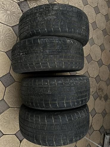 camry 2010: Комплект из 4 автомобильных шин без дисков.17 размер — 1