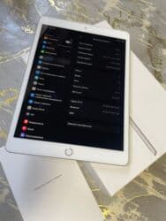 срочно продаю ноутбук: Планшет, Apple, память 32 ГБ, Б/у, Классический цвет - Серебристый — 2
