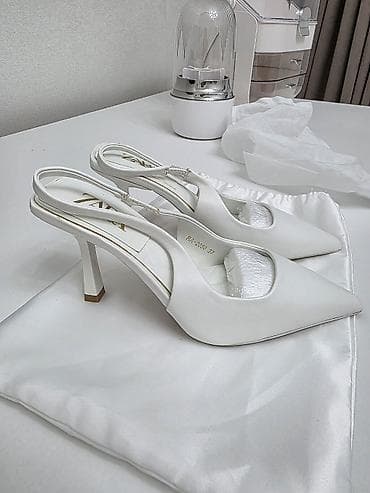 foot patch: Белые женские туфли-слинбэки Zara. - Модель: острый нос, вырез на — 1