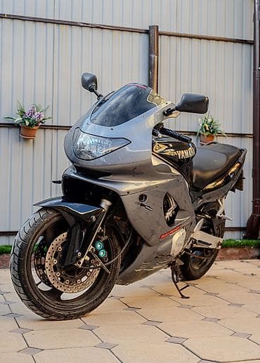 Спортбайк Yamaha, 600 куб. см, Бензин, Взрослый, Б/у at lalafo.kg Спортбайк Yamaha, 600 куб. см, Бензин, Взрослый, Б/у