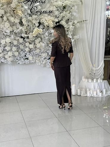 макси: Элегантный женский костюм-двойка в насыщенном шоколадном цвете — 5