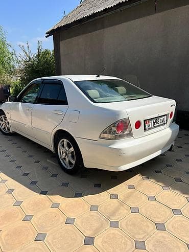 рассматриваю варианты: Toyota Altezza: 2003 г., Автомат, Бензин, Седан — 7