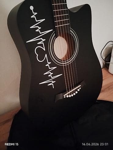 шорты поло: Продаем новые Гитары🎸🎸🎸 размер 38 в комплекте всё есть.✅✅✅ доставим — 4