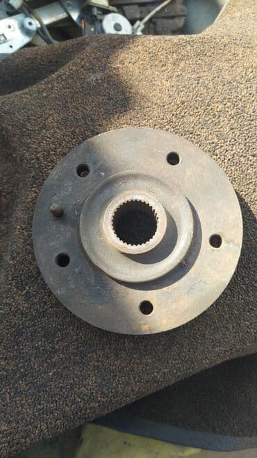 ступица на прицеп: Mercedes busMb100 ступица передняя гранаты — 1