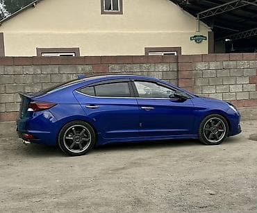 2019: Hyundai Elantra: 2019 г., 1.6 л, Автомат, Седан — 4