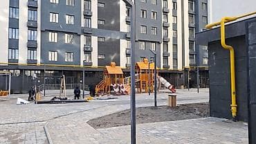 Сдается в аренду коммерческое помещение на первом этаже современного