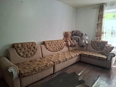 Угловой диван, C подушками