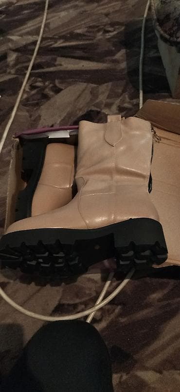 сапоги женские короткие: Женские бежевые ботинки/полусапоги на тракторной подошве - Размер: 37 — 3