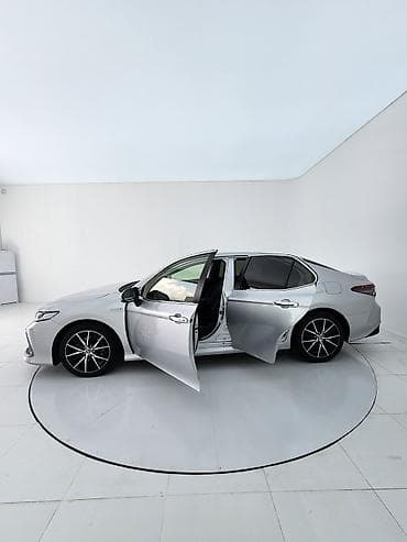 6 2: Toyota Camry: 2022 г., 2.5 л, Автомат, Гибрид, Седан — 2