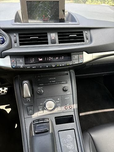 Продажа авто: Lexus CT: 2017 г., 1.8 л, Вариатор, Гибрид, Хэтчбэк — 8