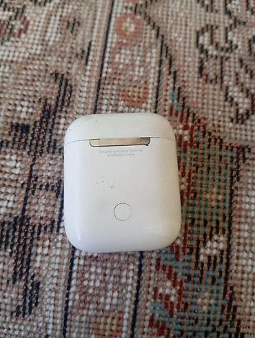 smart tv android 13: Беспроводные наушники Apple AirPods (1‑е/2‑е поколение) с зарядным — 2
