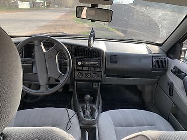 хундай аванте 1: Volkswagen Passat: 1989 г., 1.8 л, Кол менен иштөөчү, Бензин, Седан — 6