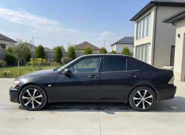 срочно продаю в связи с переездом: Lexus IS: 2001 г., 2 л, Автомат, Бензиновая, Седан — 1