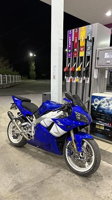 мото 250 куп: Yamaha YZF-R1, спортбайк в фирменном синем цвете. Новый пластик ! — 7