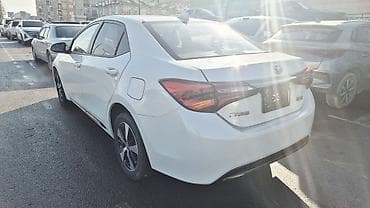 степ расрочка: Toyota Corolla: 2019 г., 1.8 л, Робот, Гибрид, Седан — 4