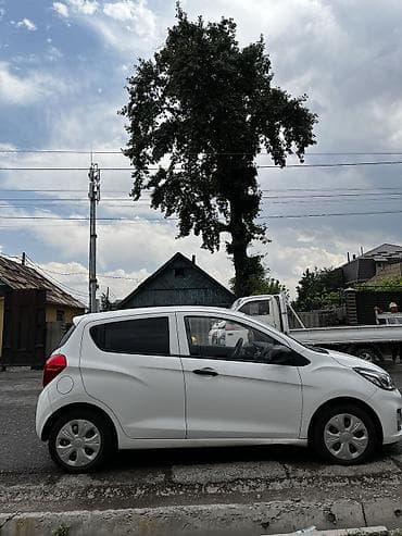 Продажа авто: Chevrolet Spark: 2019 г., Автомат, Бензин, Хэтчбэк — 2