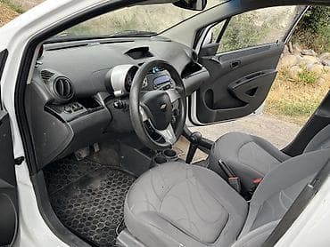 сидения спарк: Chevrolet Spark: 2012 г., 1 л, Автомат, Бензин, Хэтчбэк — 4