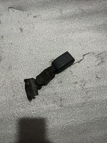 Сиденья: Пряжка/замок ремня безопасности (ответная часть) для авто Описание: - — 1