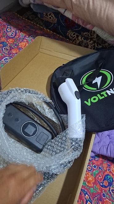 зарядник электромобиль: 4штукновый балон летнийзарядник новый продаю — 1