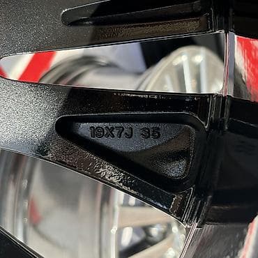 et35: Литые Диски R 19 Toyota, Комплект, отверстий - 5, Новый — 3